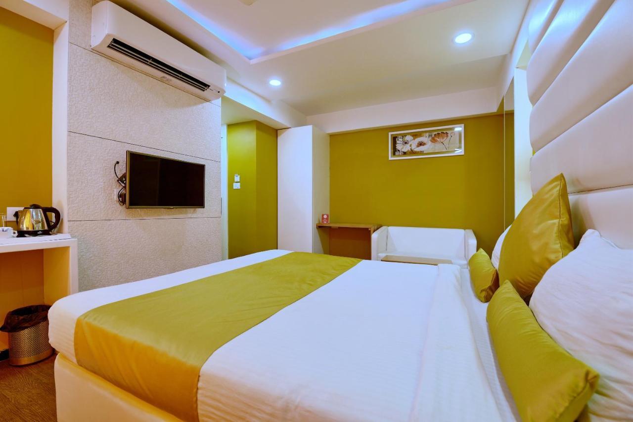 Oyo 963 Hotel Rumaya Ujjain Exterior photo
